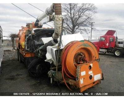 International 7400 Truck