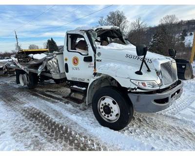 International MV607 Truck