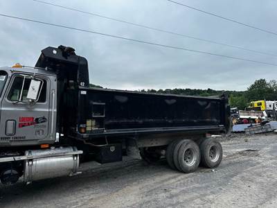 Mack CL713 Truck