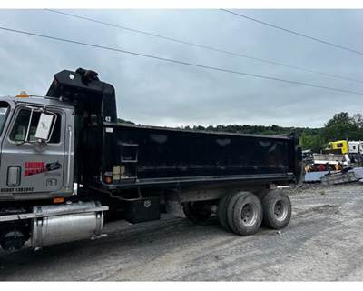 Mack CL713 Truck