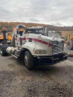 Mack Pinnacle CXU613 Truck