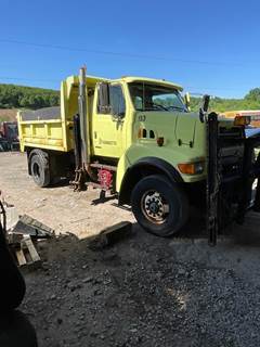 Sterling L9500 Truck