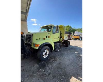 Sterling L9500 Truck