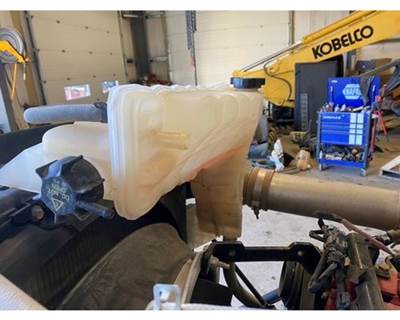 Kenworth T880 Radiator Overflow Bottle / Surge Tank