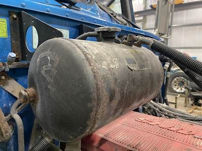 Peterbilt 378 Radiator Overflow Bottle / Surge Tank