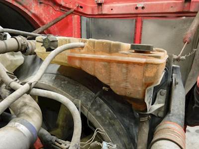 Peterbilt 389 Radiator Overflow Bottle / Surge Tank