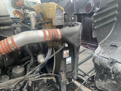 Peterbilt 579 Radiator Overflow Bottle / Surge Tank