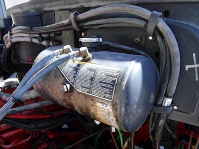 Peterbilt 587 Radiator Overflow Bottle / Surge Tank