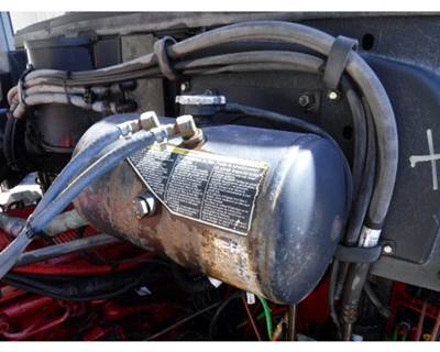 Peterbilt 587 Radiator Overflow Bottle / Surge Tank