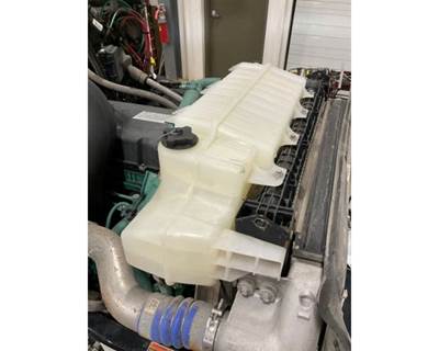 Volvo VNL Radiator Overflow Bottle / Surge Tank