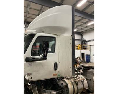 International LT625 Left Sleeper Fairing for a International LT 625