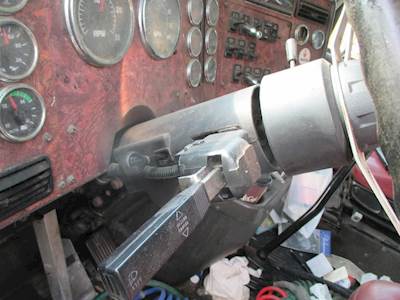 International 9900i Steering Column