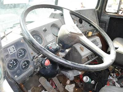 Mack RD690P Steering Column for a Mack RD690S