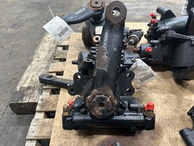 Caterpillar CT660 Right Steering Gear / Rack for a CAT CT660