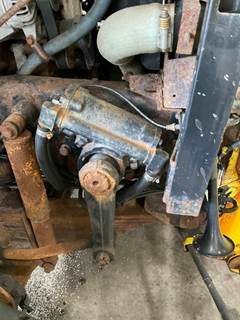 International 7600 Right Steering Gear / Rack