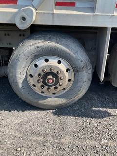 Meritor FL-943 Tag / Pusher Axle for a Freightliner CORONADO 122