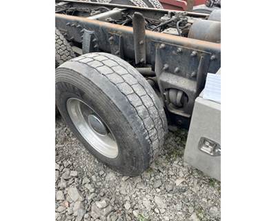 Hendrickson 20K NON-STEERABLE Tag / Pusher Axle for a Peterbilt 389