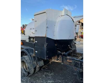 Used 2005 Chevrolet C5500 Truck Tank and Cabinets