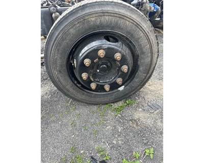 Chevrolet GM515 Tire & Rim