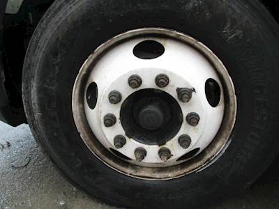 Freightliner Cascadia 125 Tire & Rim