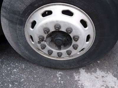 Freightliner Cascadia Tire & Rim