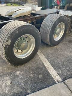 HUB PILOT 22.5 x 14 Tire & Rim for a Peterbilt 579
