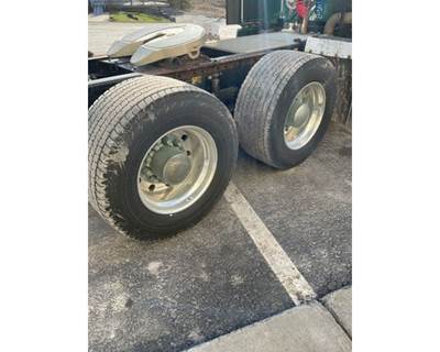HUB PILOT 22.5 x 14 Tire & Rim for a Peterbilt 579