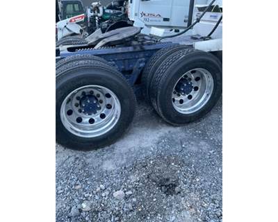 HUB PILOT 24.5 Tire & Rim for a Kenworth W900