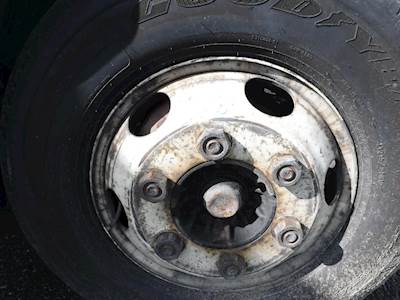 Isuzu NPR Tire & Rim