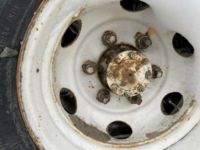 Isuzu NPR Tire & Rim