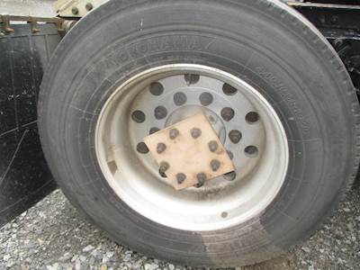 Kenworth T680 Tire & Rim