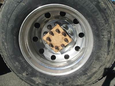 Kenworth T800 Tire & Rim