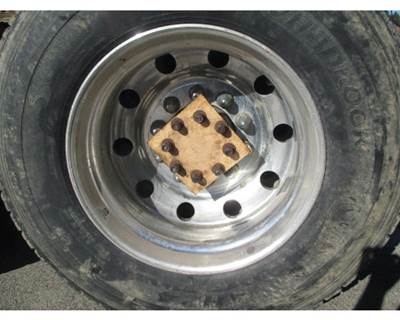 Kenworth T800 Tire & Rim