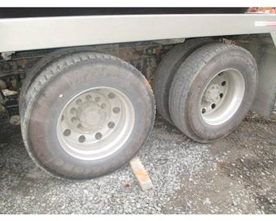 Kenworth T800 Tire & Rim