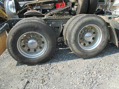 Kenworth W900 Tire & Rim