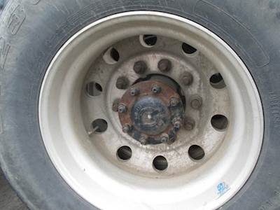 Mack Pinnacle CXU613 Tire & Rim for a Mack CXU613