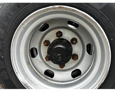 Mitsubishi Fuso FE-160 Tire & Rim