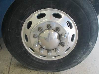 Peterbilt 335 Tire & Rim