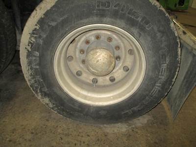 Peterbilt 388 Tire & Rim