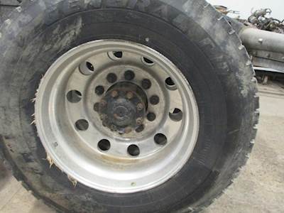 Peterbilt 389 Tire & Rim