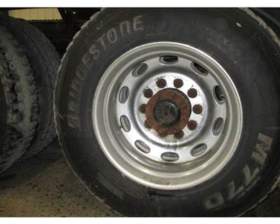 Peterbilt 389 Tire & Rim
