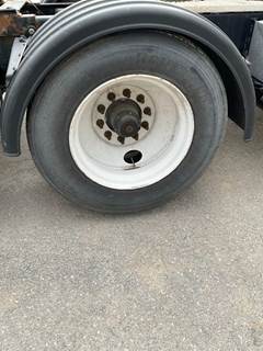 Peterbilt 567 Tire & Rim