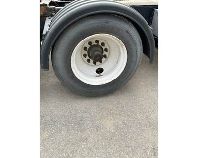 Peterbilt 567 Tire & Rim
