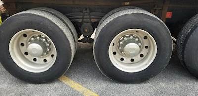 Volvo VHD Tire & Rim