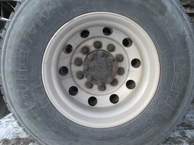 Volvo VNL Tire & Rim