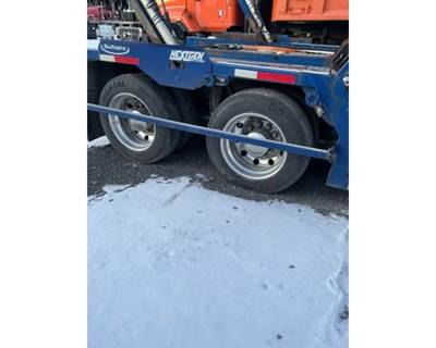 Western Star 4900FA Tire & Rim for a Western Star Trucks 4900 FA
