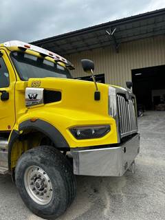 Western Star 49X Tire & Rim for a Western Star Trucks 49X