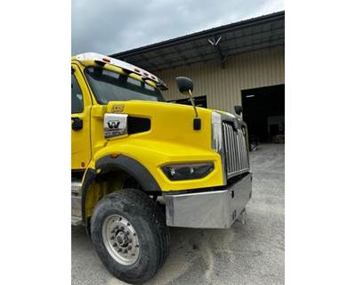 Western Star 49X Tire & Rim for a Western Star Trucks 49X