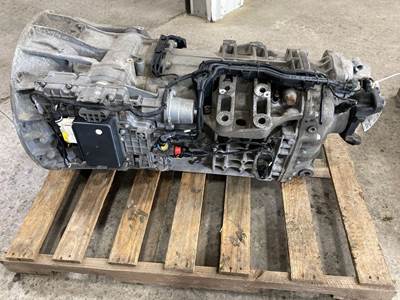 Detroit DT12-0A Transmission for a Freightliner CASCADIA 125
