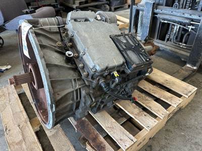 Fuller EEO-15F112C Transmission for a International LT62F